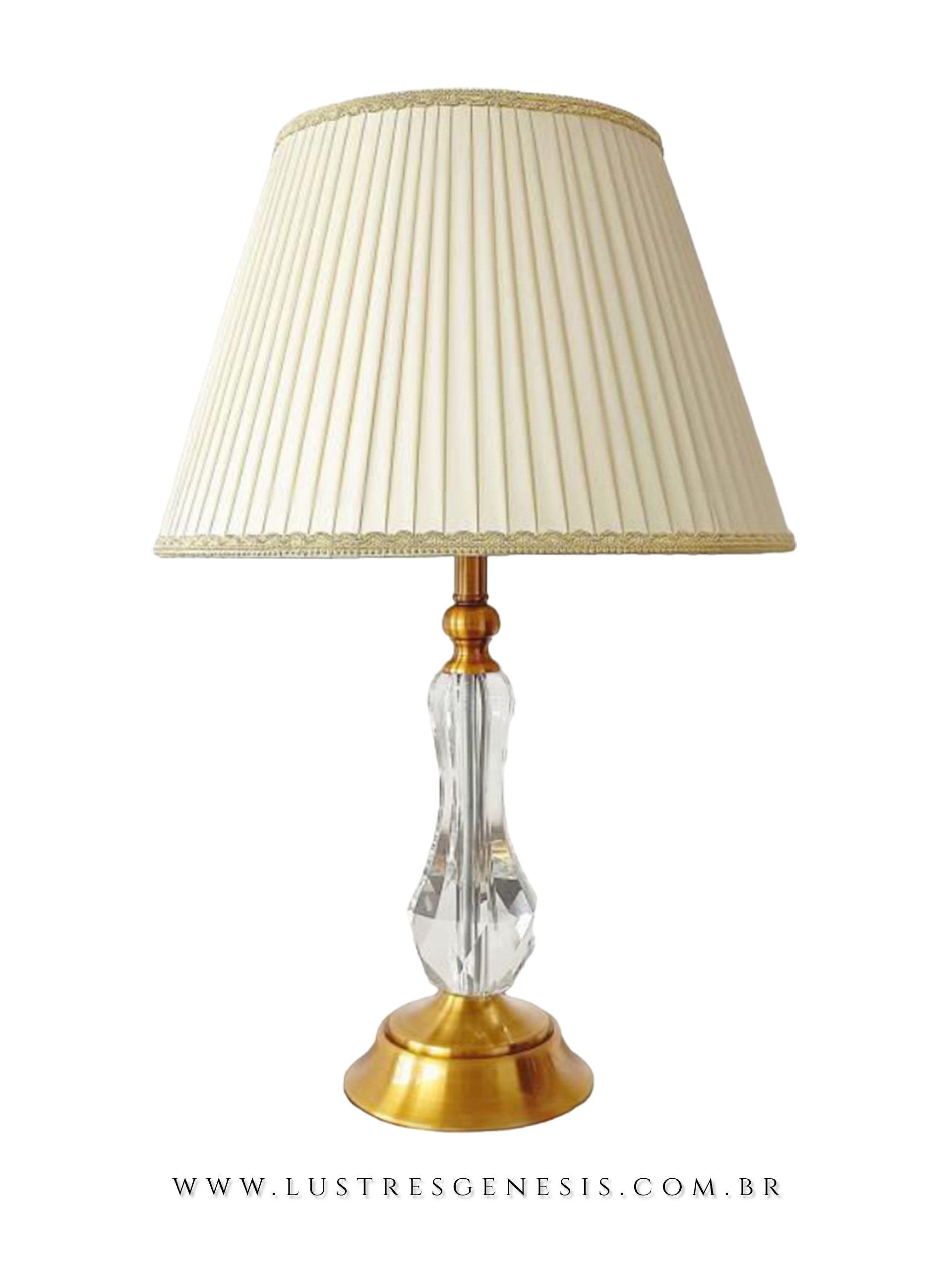 Abajur Anaia com base dourada e corpo em cristal, cúpula bege plissada, ideal para cabeceira de cama ou escritório.